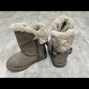 Piper Gray Fur Warm Boots Sparkle NWT 7